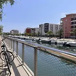 Frejus: Appt 2P, 5 Pers, Piscine, Plage A 150M, Parking, Animaux Ok - Fr-1-226A-357
