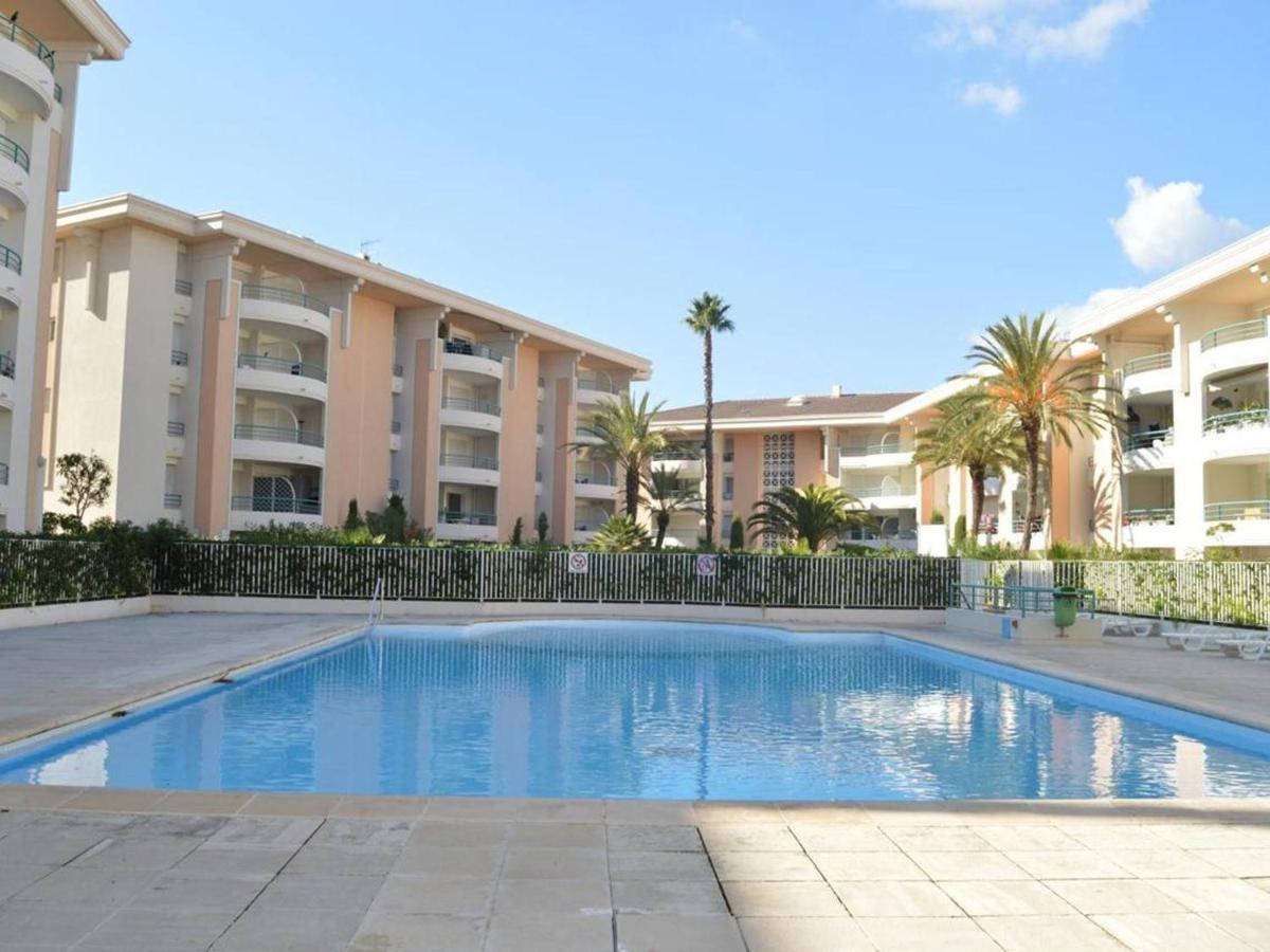 Apartment Frejus: Appt 2p, 5 Pers, Piscine, A 150m, Parking, Animaux Ok - Fr-1-226a-357 *