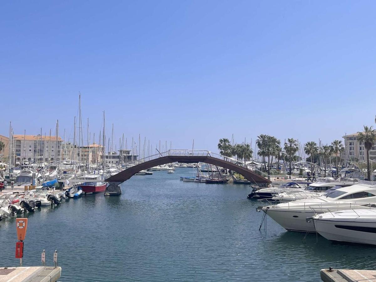 Frejus: Appt 2p, 5 Pers, Piscine, A 150m, Parking, Animaux Ok - Fr-1-226a-357